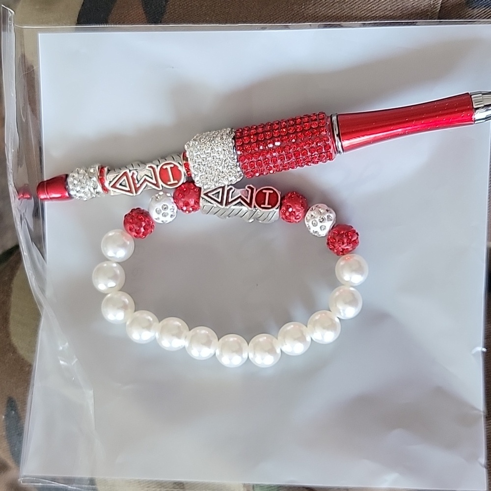 Delta sigma Theta 2 piece bracelet and pen set